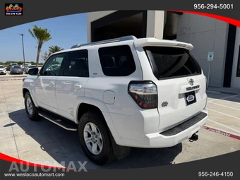 2017 Toyota 4Runner SR5 Premium - miniatura 3