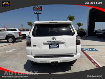 2017 Toyota 4Runner SR5 Premium - miniatura 4