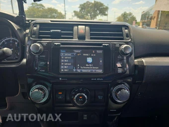 2017 Toyota 4Runner TRD Off-Road - miniatura 10
