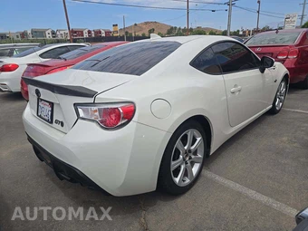 2017 Toyota 86 - miniatura 3