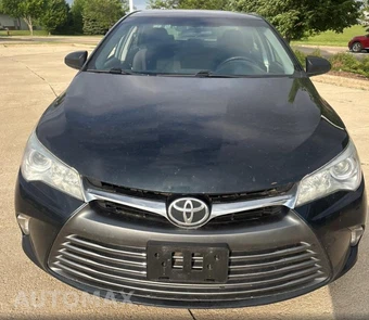 2017 Toyota Camry LE - miniatura 2