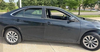 2017 Toyota Camry LE - miniatura 4