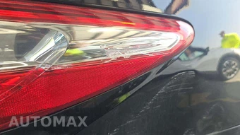 2017 Toyota Camry LE - miniatura 24