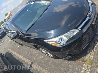 2017 Toyota Camry LE - miniatura 3