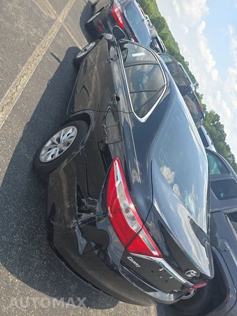 2017 Toyota Camry LE - miniatura 6