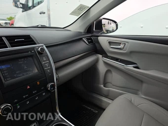 2017 Toyota Camry LE - miniatura 11