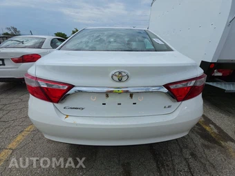 2017 Toyota Camry LE - miniatura 5