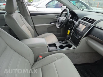 2017 Toyota Camry LE - miniatura 8