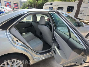 2017 Toyota Camry LE – miniatura 13