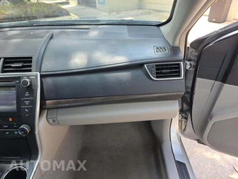 2017 Toyota Camry LE – miniatura 16