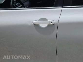 2017 Toyota Camry LE – miniatura 29