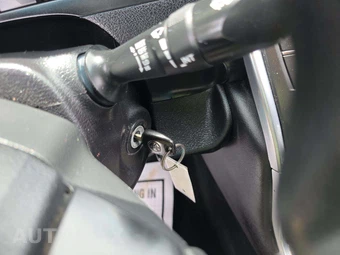 2017 Toyota Camry LE – miniatura 8