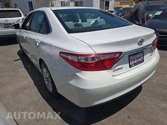 2017 Toyota Camry LE - miniatura 2