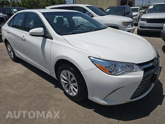 2017 Toyota Camry LE - miniatura 4