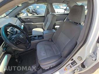 2017 Toyota Camry LE - miniatura 6