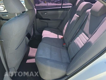 2017 Toyota Camry LE - miniatura 13