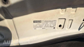 2017 Toyota Camry LE - miniatura 17
