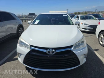2017 Toyota Camry LE - miniatura 2