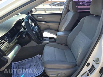 2017 Toyota Camry LE - miniatura 7