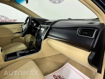 2017 Toyota Camry LE - miniatura 12