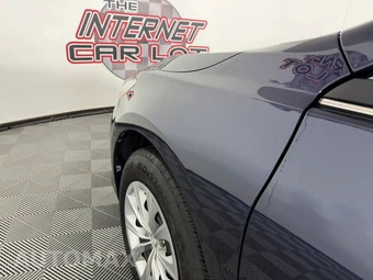 2017 Toyota Camry LE - miniatura 21