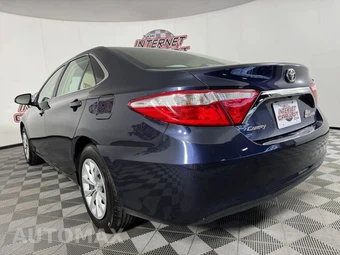 2017 Toyota Camry LE - miniatura 23