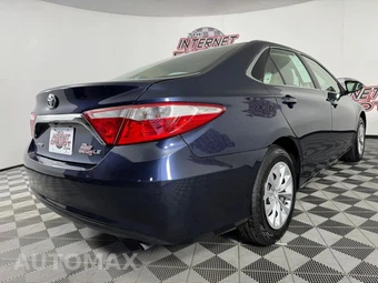 2017 Toyota Camry LE - miniatura 24