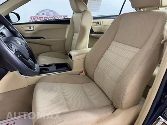 2017 Toyota Camry LE - miniatura 28
