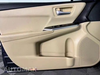 2017 Toyota Camry LE - miniatura 33