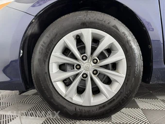 2017 Toyota Camry LE - miniatura 38