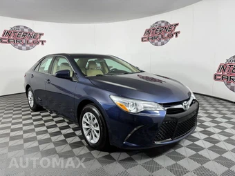 2017 Toyota Camry LE - miniatura 9