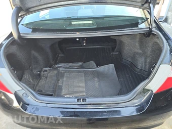 2017 Toyota Camry LE – miniatura 16