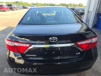 2017 Toyota Camry LE – miniatura 5