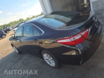 2017 Toyota Camry LE – miniatura 6