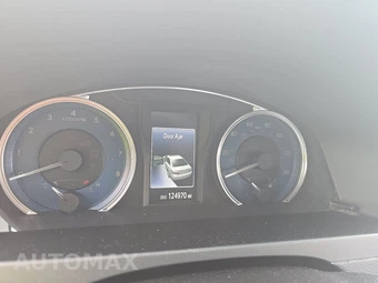 2017 Toyota Camry LE – miniatura 12