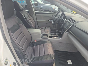 2017 Toyota Camry LE – miniatura 8