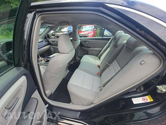 2017 Toyota Camry LE - miniatura 13