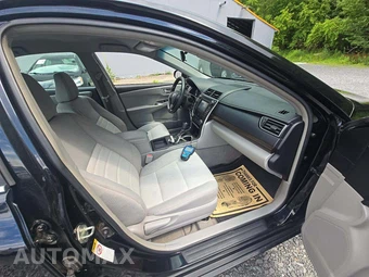 2017 Toyota Camry LE - miniatura 18