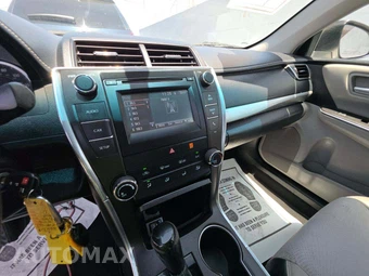 2017 Toyota Camry SE - miniatura 10