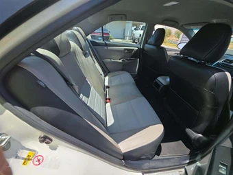 2017 Toyota Camry SE - miniatura 16