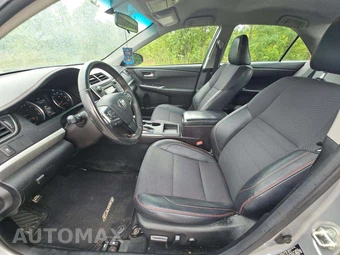 2017 Toyota Camry SE - miniatura 3