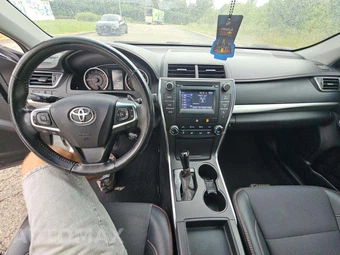 2017 Toyota Camry SE - miniatura 7