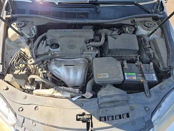 2017 Toyota Camry SE – miniatura 16