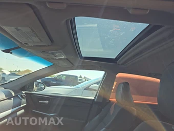 2017 Toyota Camry SE – miniatura 18