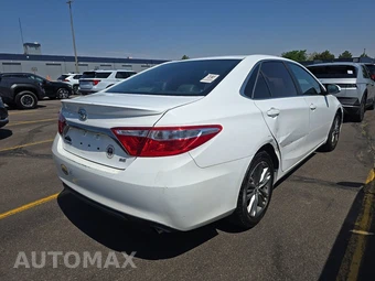 2017 Toyota Camry SE – miniatura 4