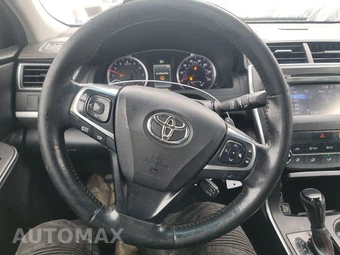 2017 Toyota Camry SE – miniatura 10