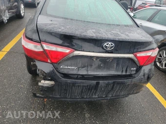 2017 Toyota Camry SE – miniatura 16