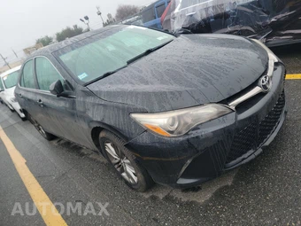 2017 Toyota Camry SE – miniatura 3