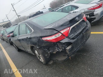 2017 Toyota Camry SE – miniatura 6