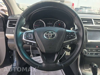 2017 Toyota Camry SE - miniatura 10